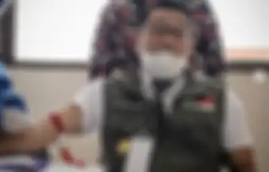 Sudah 'Umpankan Diri' Jadi Relawan Vaksin Covid-19, Ridwan Kamil Malah Bagikan Kabar Tak Enak Didengar Hingga Singgung Sampel Darahnya, Ada Apa?