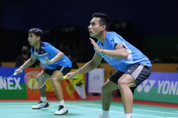 Pasangan ganda putra Indonesia Rahmat Hidayat/Pramudya Kusumawardana pada pertandingan babak pertama KB Financial Group Indonesia Masters 2022, Rabu (19/10/2022)