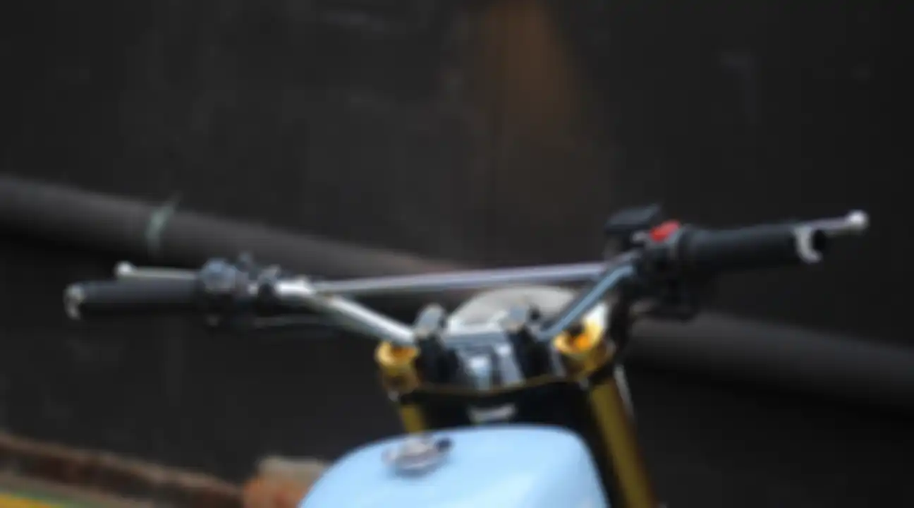 Pakai setang fatbar dan upside down