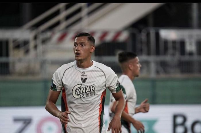 Pemain timnas Indonesia, Jay Idzes, menjalani debut bersama Venezia FC di Serie A Italia