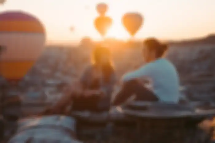 Berikut ini lima tips merayakan ulang tahun pernikahan pertama dengan pasangan secara romantis dan unik.