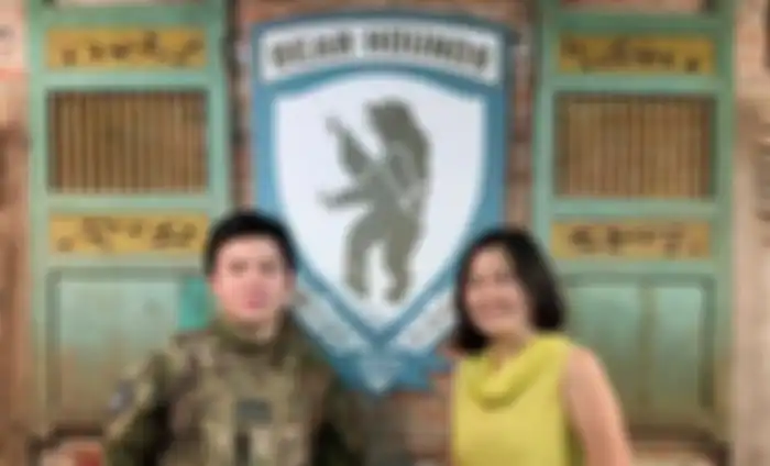 Mantan istri Ahok, Veronica Tan bersama sang putra Nicholas Sean di kafe miliknya