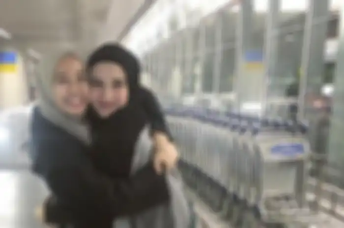 Laudya Cynthia Bella dan Zaskia Sungkar