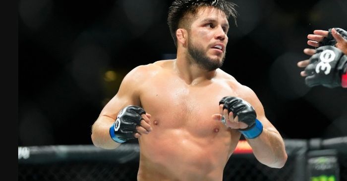 Andai Ikuti Jejak Khabib, Henry Cejudo Yakin Kariernya Lebih Gemilang