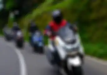 Lewat Jalan Berbelok Saat Touring Jangan Asal Terobos, Intip Tipsnya Agar Aman