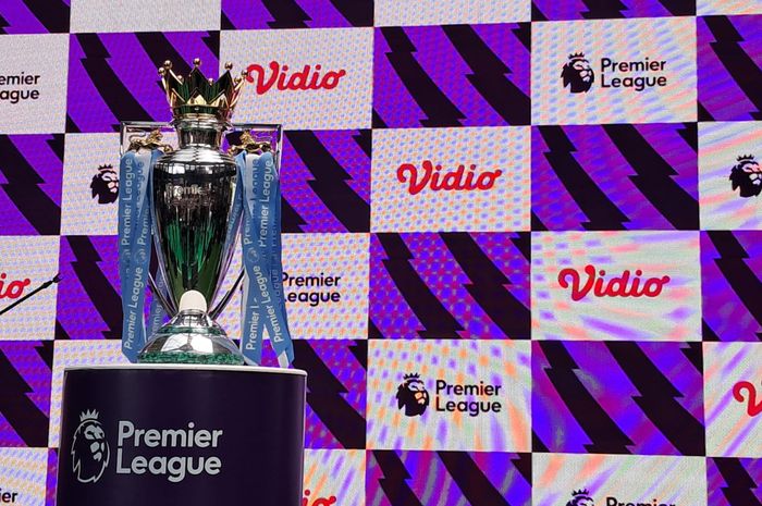 Trofi Premier League datang ke Indonesia untuk disaksikan penggemar Liga Inggris dalam acara Vidio Premier League Fan Festival 2024 di Jakarta, Sabtu (14/9/2024).