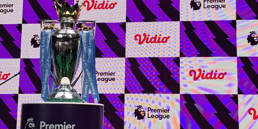 Berlapis Emas 24 Karat, Trofi Asli Premier League Datang ke Jakarta!