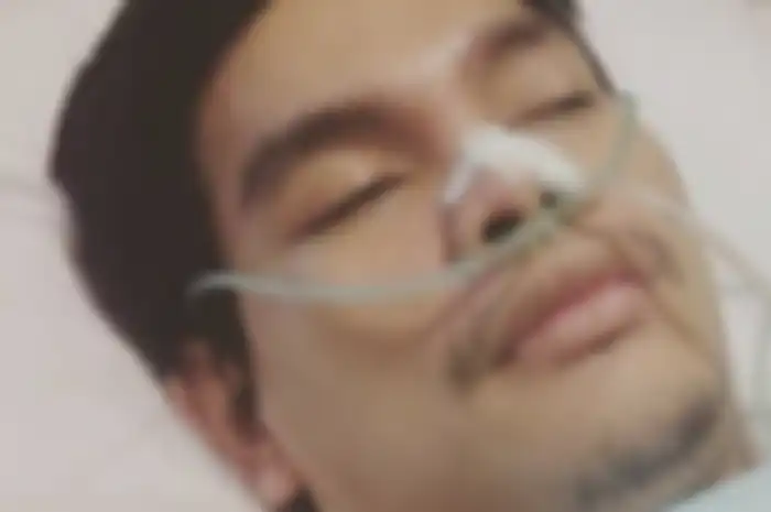 Ditinggal Cerai Istri saat Terserang Stroke, Mantan Vokalis Terkenal Ini Sekarang Cuma Bisa Minum Kopi Di Kursi Roda