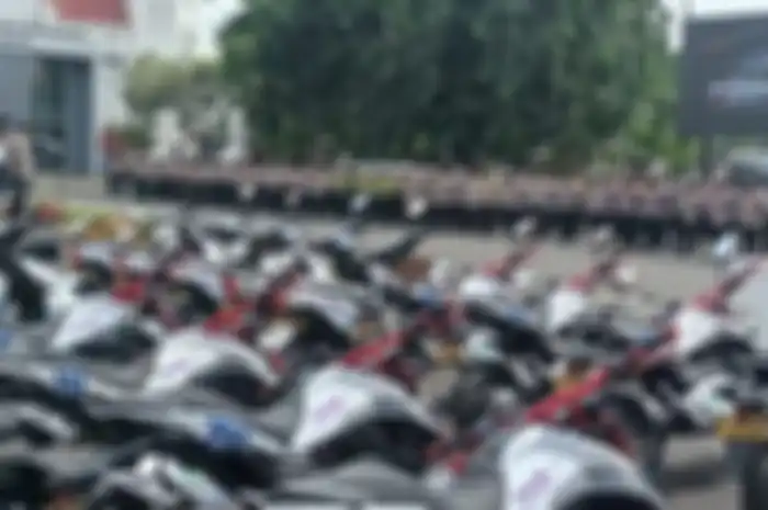 Polisi lalu lintas di Surabaya sudah mulai menggunakan motor listrik untuk patroli.