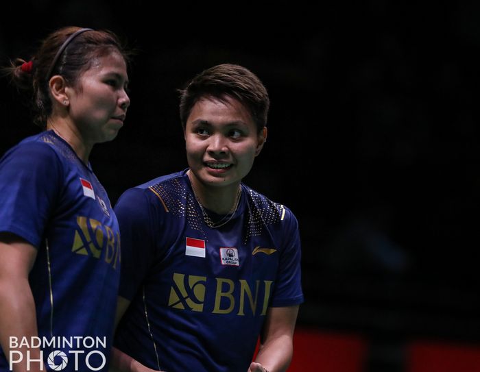 Pasangan ganda putri Indonesia, Greysia Polii/Apriyani Rahayu, saat bertanding melawan wakil Kanada, Rachel Chan/Catherine Choi, pada penyisihan Grup C Sudirman Cup 2021 di Energia Areena, Vantaa, Finlandia, Senin (27/9/2021).