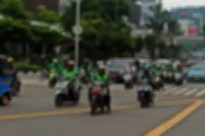 Ilustrasi para pengendara motor sebelun PSBB di Jakarta