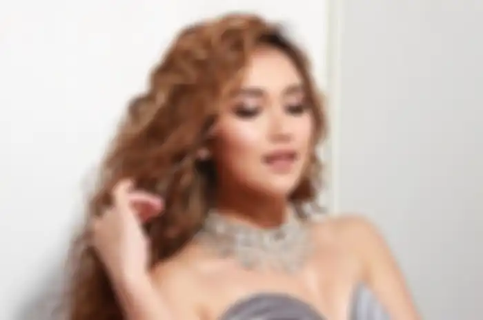 Tak Kunjung Lunasi Hutang Senilai Jutaan Rupiah, Ayu Ting Ting Harus Tahan Malu Dapat Karangan Bunga dari Sang Penagih di Stasiun Televisi: Bu Ayu Bayar Utangnya Dong!