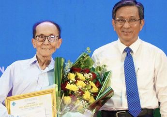 Umur Tak Jadi Halangan, Kakek Berusia 87 Ini Nekat Kuliah Lagi Demi Raih Gelar Magister: Selagi Saya Masih Hidup