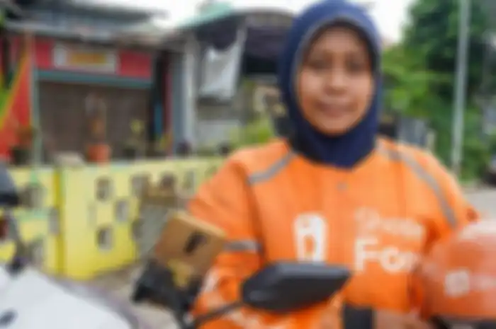 Kisah driver ojol emak-emak yang jadi tulang punggung keluarga.