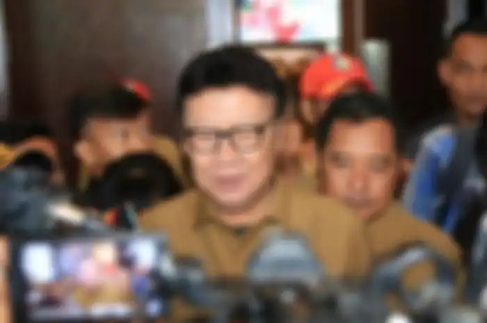 Anak dan 2 pegawai di sekitar Menteri Dalam Negeri (Mendagri) Tjahjo Kumolo terkonfirmasi positif virus corona