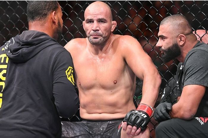 Mantan raja  kelas berat ringan UFC, Glover Teixeira mengungkapkan hal ganjil di balik absensinya di UFC 282.