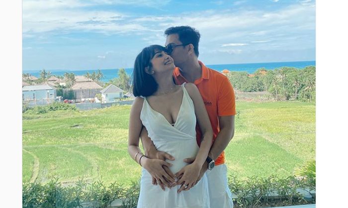 Vanessa Angel dan suaminya