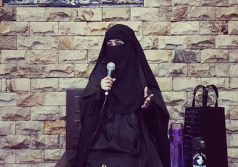 Buktikan Dirinya Wanita Perkasa, Umi Pipik Terima Tantangan sang Sahabat Gowes Sepeda 50 KM Sampai Rela Alami Kejadian Tak Terduga Ini: Terpaksa Copotin Roda Depan Belakang dan Tangan Penuh Oli