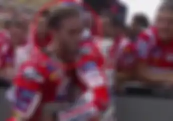 Andrea Dovizioso Tampak Salah Tingkah saat Lorenzo Menghampirinya Di Parc Ferme, Ini Videonya