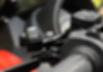 Tips Cara Pasang Parking Brake Lock di Yamaha NMAX, Mudah Bro..