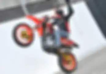 Sesuaikan Kondisi Jalan di Tangerang, Kawasaki KLX 250 2008 di Modifikasi Jadi Daily Use