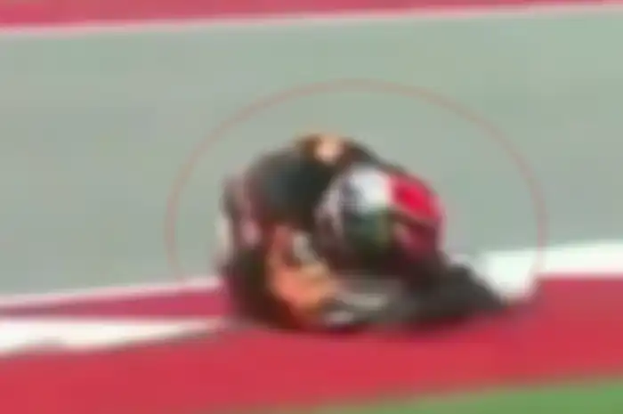 Sam Lowes ditendang motor akibat salah injek