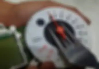 Tips modifikasi Speedometer Analog, Congkel Saja Pakai Garpu