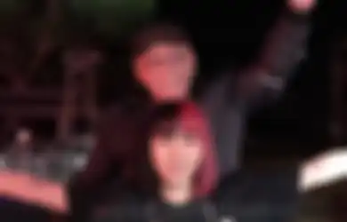 Konser Bareng Isyana Sarasvati di Bali, Iwan Fals: Ini Perjalanan Panjang buat Isyana!