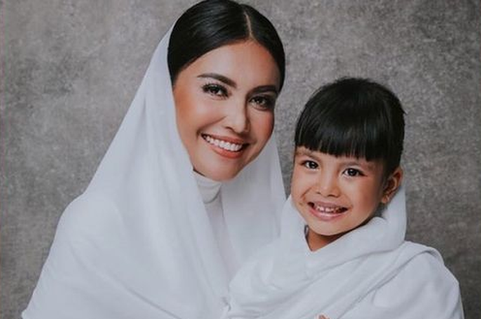 Jeritan Hati Denada Usai Setahun Shakira Aurum Derita Leukimia, Pasrahkan Ketetapan Allah