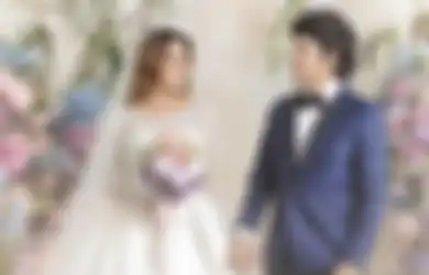 Begini Dekorasi Super Mewah dan Elegan di Pernikahan Aurel dan Atta yang Serba Putih dengan Bertabur Bunga dan Pernak-pernik Mahal