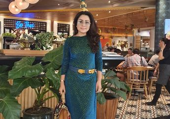 Tampil Modis Saat Ngemper di Rumah, Mayangsari Rela Taruh Tas Senilai Rp 500 Juta di Atas Lantai, Nggak Sayang tuh?