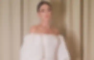 Pantas Betah Tinggal Sendirian Selama Bertahun-tahun, Intip Kediaman Megah Luna Maya, Dapurnya Dilengkapi Fasilitas Mentereng dengan Lampu Mewah di Atasnya 