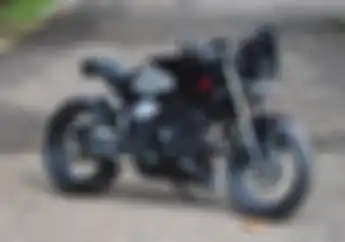 Kental Aura Star Wars, Modifikasi Motor Honda CBR250R Ini Berkonsep Ala Darth Vader