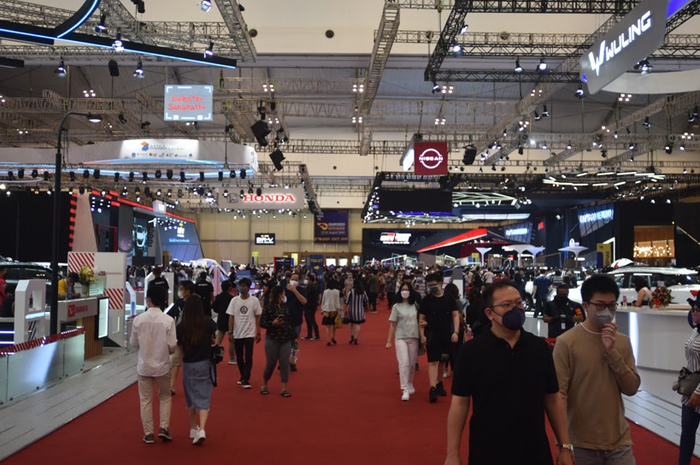 Suasana pameran GIIAS 2021