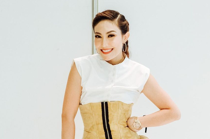 Ayu Dewi kosongkan satu restoran mewah untuk siapkan kejutan