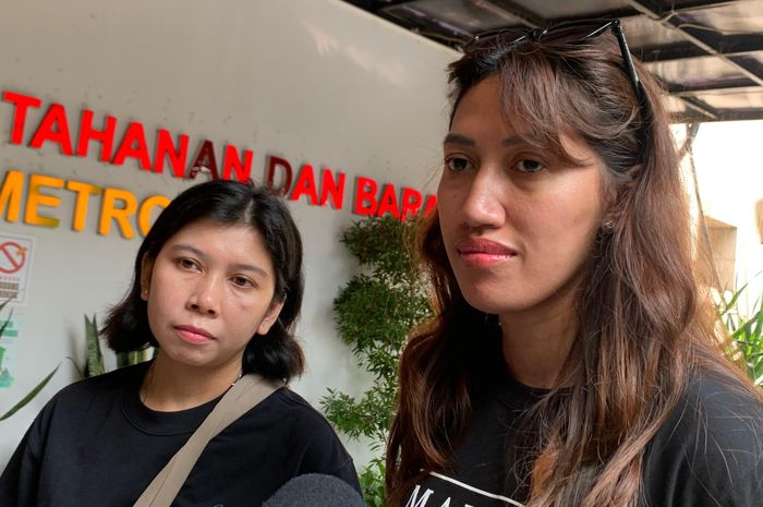 Sahabat Mail, Maria dan Hayu di Polda Metro Jaya, Kamis (6/3/2025).
