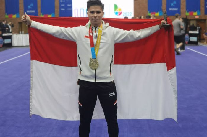  Atlet wushu Indonesia, Edgar Xavier Marvelo, usai mempertahankan gelar juara Changquan pada Kejuaraan Dunia Wushu (Wolrd Games) 2022.&nbsp;