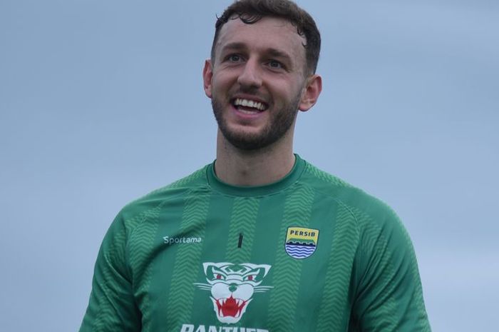 Kiper anyar Persib Bandung, Adam Przybek.