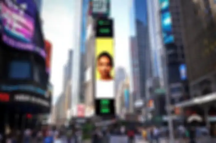 Wajah penyanyi Dere tembus hingga Time Square, New York dan beri dukungan untuk musisi perempuan Indonesia.