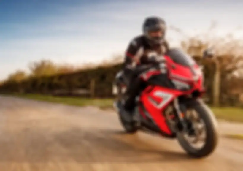 Lexmoto LXR SE 125 punya komponen lebih canggih.