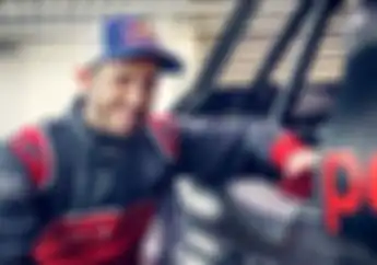 Gak Mau Kalah Sama Rossi, Dovizioso Balap Roda 4 Turun Di DTM Misano