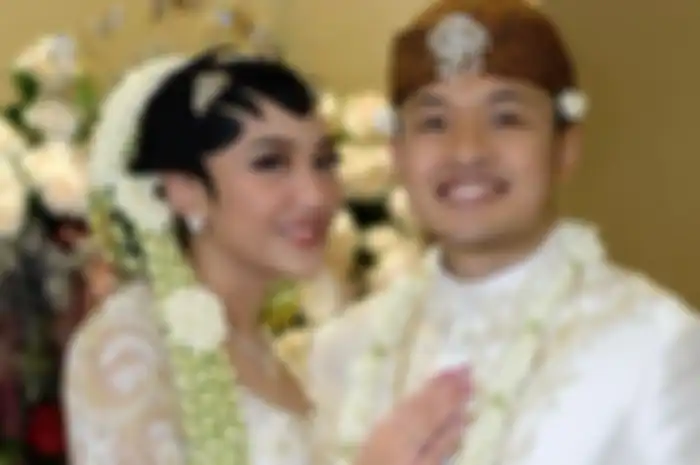 Pernikahan Putri Tanjung