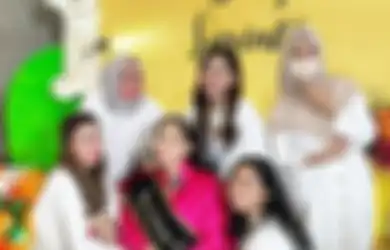 Heboh! Nagita Slavina Hamil dan Baru Saja Dapat Kejutan Baby Sprinkle, Aksesoris Bak Rantai Ini Justru Tuai Sorotan Gegara Harganya yang Bikin Nangis di Pojokan