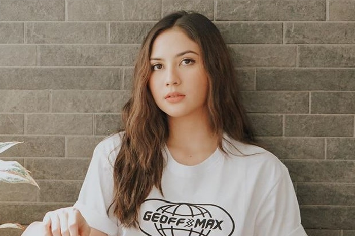 Bak Petir di Siang Bolong, Jessica Mila Tiba-tiba Kabarkan Idap Penyakit Tulang Belakang, Mantan Kekasih Mischa Chandrawinata Ungkap Kondisinya: Itu Benar-benar Nggak Bisa Apa-apa