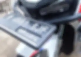 Daripada Kena Tilang, Ini Cara Kepepet Pasang Pelat Nomer Motor yang Mendadak Lepas
