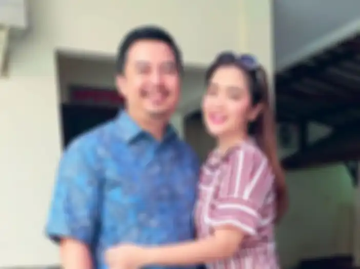 Vega Darwanti dan sang suamii