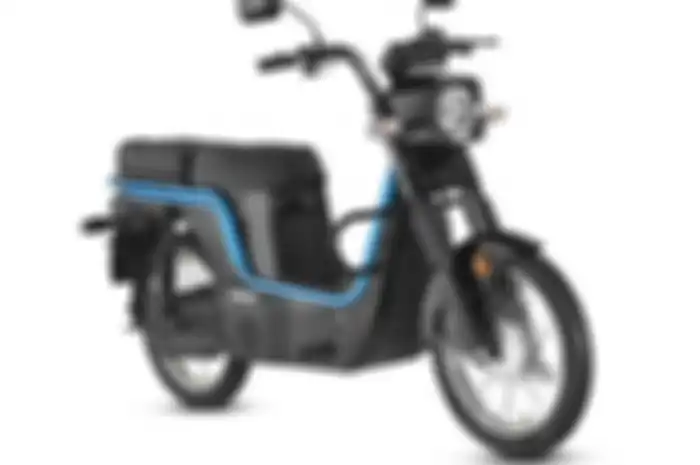 Tampilan motor listrik murah Kinetic Luna Electric.
