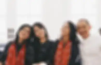 Rayakan Idul Fitri, Intip Outfit Lebaran ala Maudy Ayunda dan Keluarga