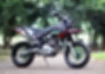 Bukan Buat Garuk Tanah, Kawasaki KLX 230 Diubah Jadi Supermoto Tulen, Ban dan Pelek Gambot Terpasang