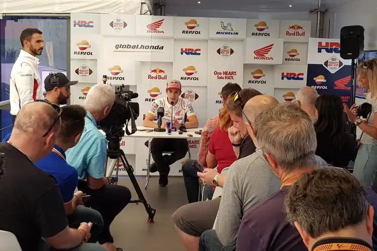 Lagi Flu, Marquez PHP-in Pembalap Lain Meski Cuma Finis 6 di Latihan Resmi Jumat MotoGP Italia